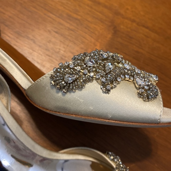 NWOT Badgley Mischka Size 6 Kitten Heels - Picture 6 of 6